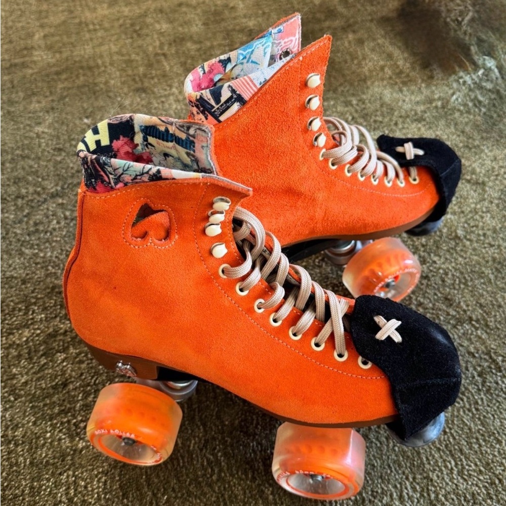 Moxi Orange Suede Roller Skates size 6/6.5 almost new.
